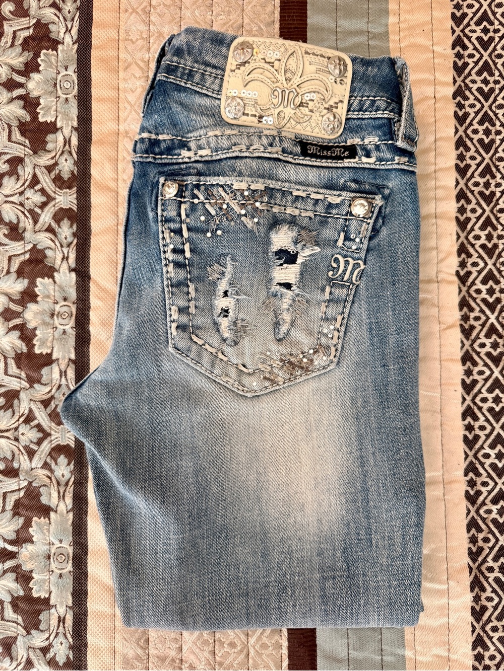 Miss Me Signature Straight Jeans Size 26, 33” Inseam